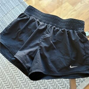 Nike One Women's Dri-FIT Mid-Rise 3" Brief-Lined Shorts